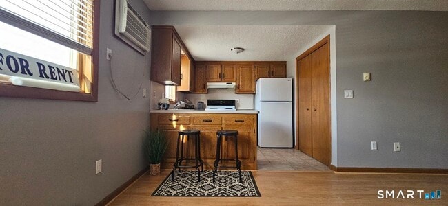 Building Photo - 482 East St