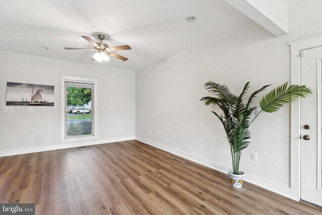 Building Photo - 4922 Lerch Dr