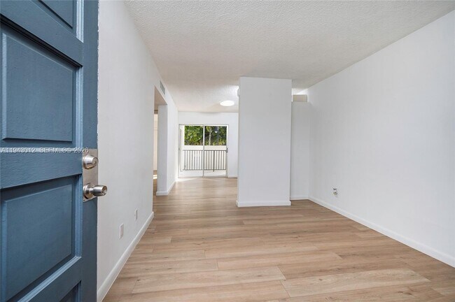 Building Photo - 2463 Coral Wy