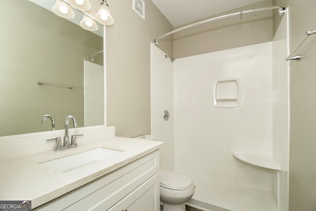 Building Photo - 33 Clearview Dr