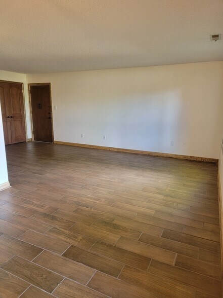 Building Photo - 4701 Woodland Ave
