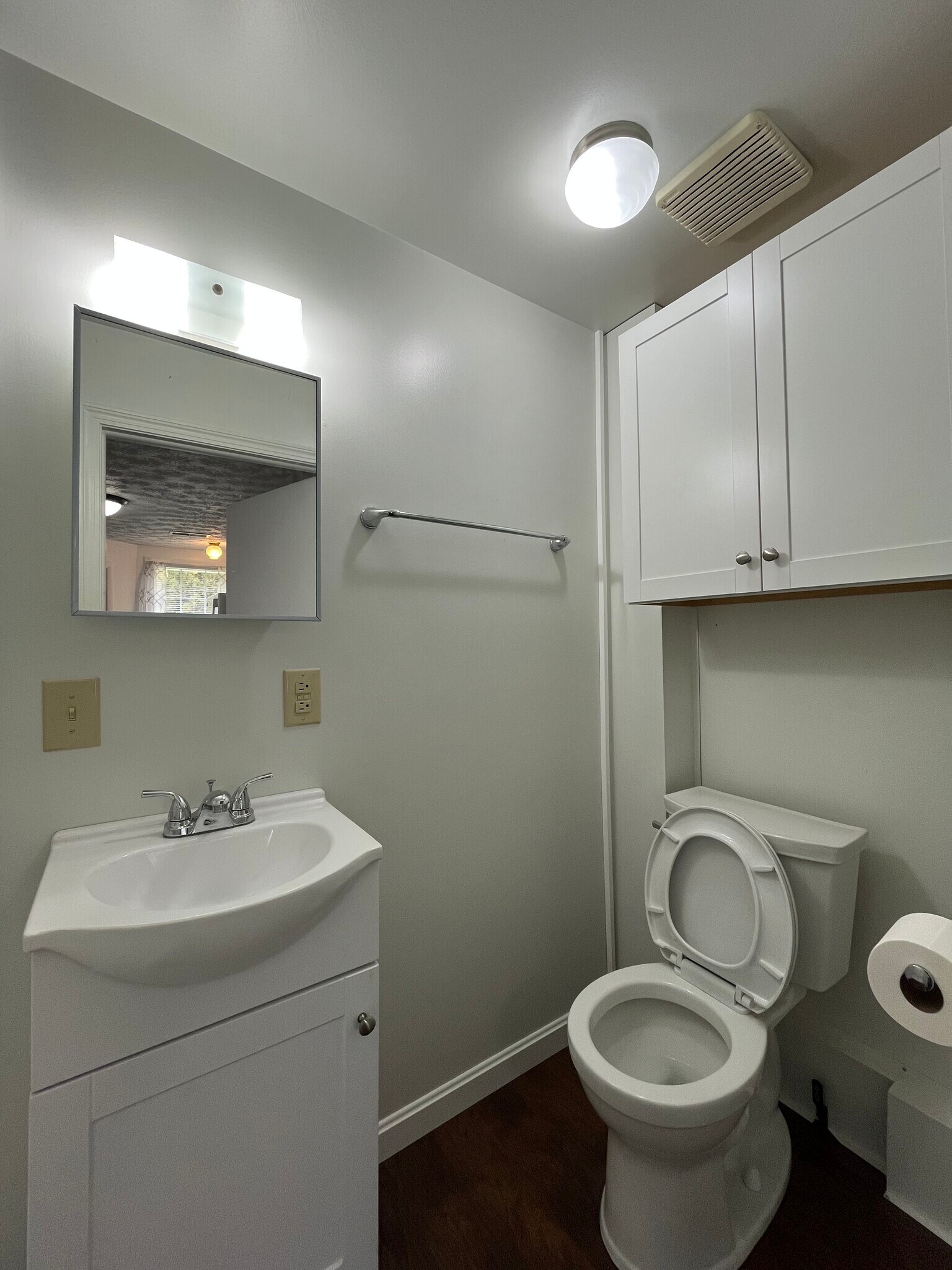 Building Photo - 13050 Beeson St NE