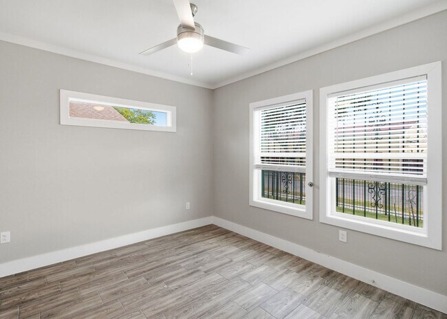 Building Photo - Modern 3 Bedroom Home Minutes from Downtown San Antonio