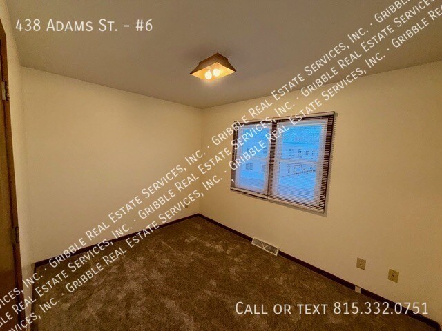 Building Photo - 438 Adams St