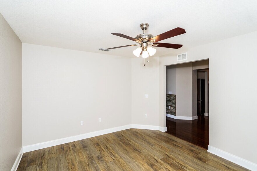 Building Photo - 5122 Garberia Ave