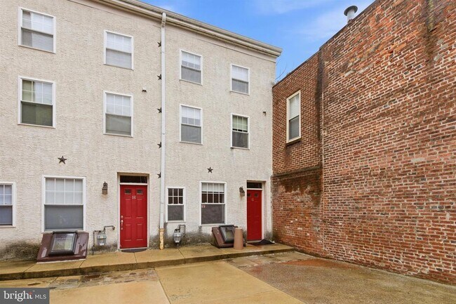 Building Photo - 1027 N 4th St