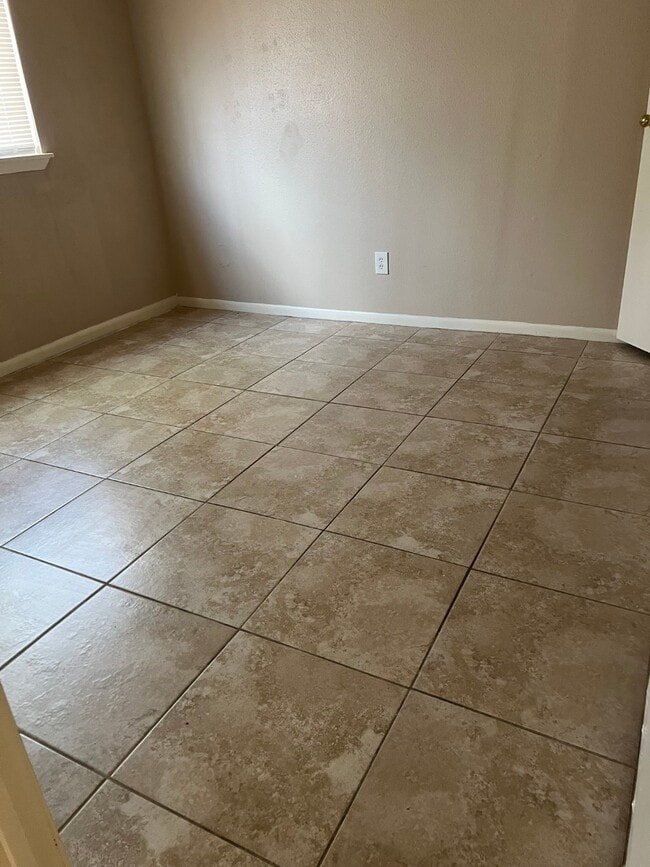 Building Photo - 6823 Wellwood Ct