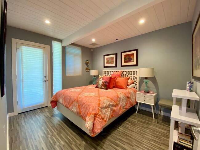 Building Photo - Modernized Eichler Masterpiece