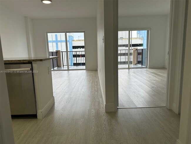 Building Photo - 3410 Coral Way