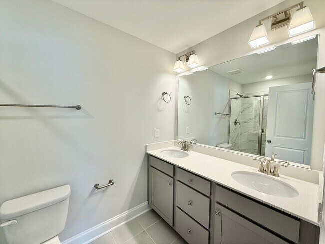 Building Photo - Stunning Newly Built 3BD, 3.5BA Fuquay Varina Townhome Near Shopping and Dining