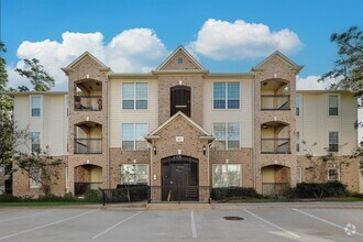 Building Photo - 6607 Lake Woodlands Dr