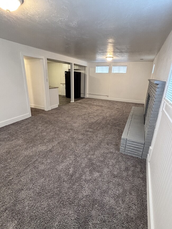 Building Photo - 672 S 3000 W