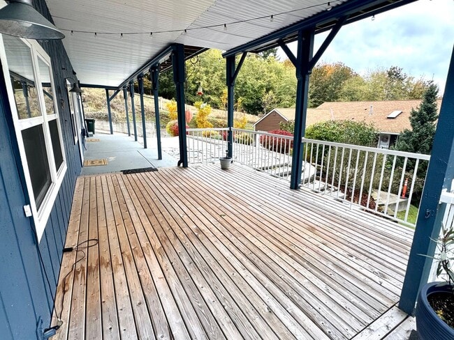 Building Photo - 2-Bed 2 bath Gig Harbor Retreat w/ Sauna & Beach Access