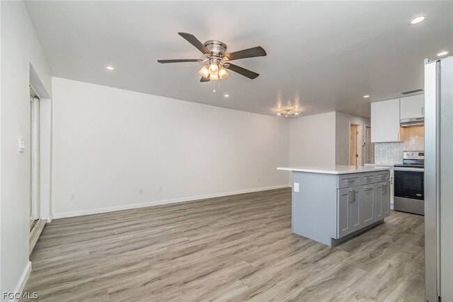 Building Photo - 1300 Estero Blvd