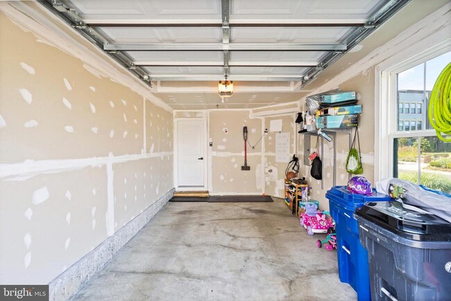 Building Photo - 12921 Sunrise Ridge Aly