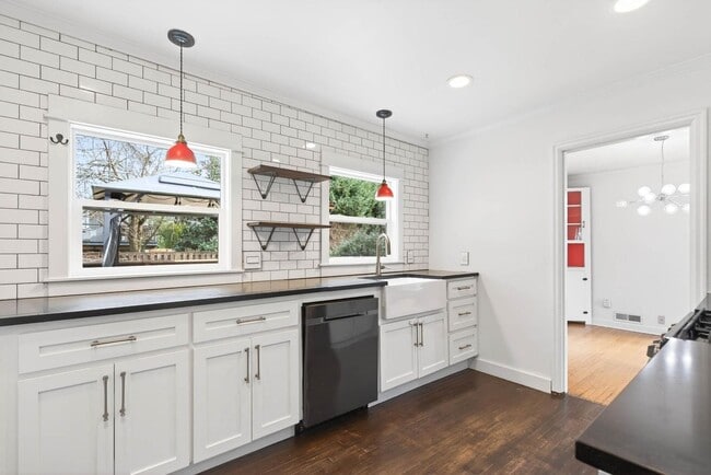 Building Photo - Vintage 3-bdrm/1-bdrm Alameda charmer—Many updates, large yard w/deck & raised beds