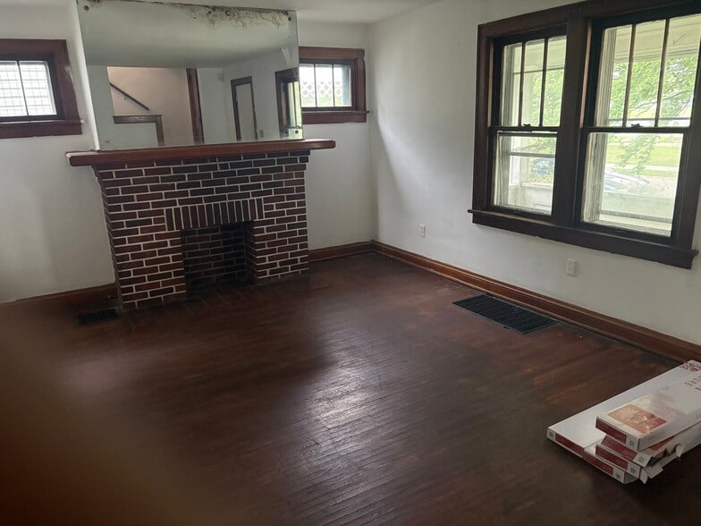 Building Photo - 1339 Briarwood Ave
