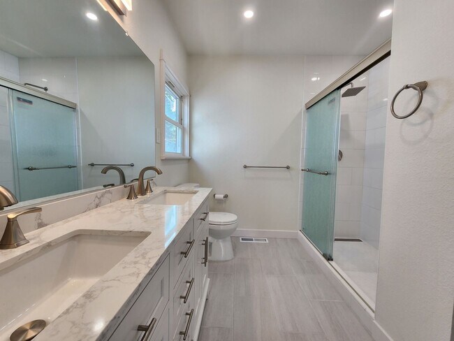 Building Photo - 715 Boyes Blvd