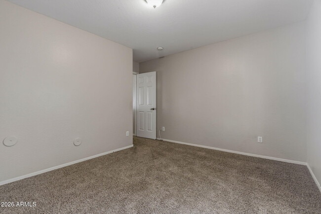 Building Photo - 9444 W Hubbell St