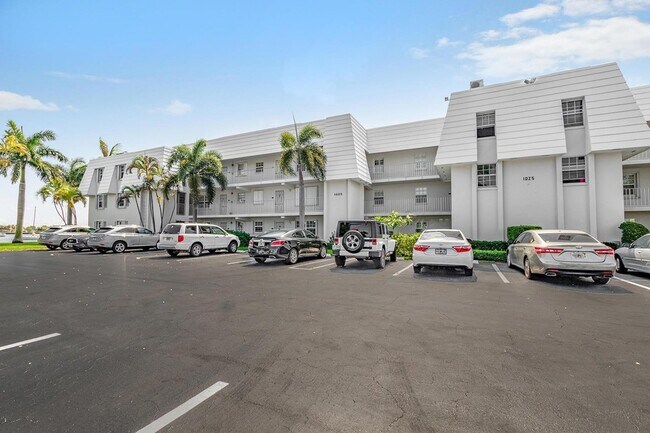 Building Photo - 1025 Sugar Sands Blvd