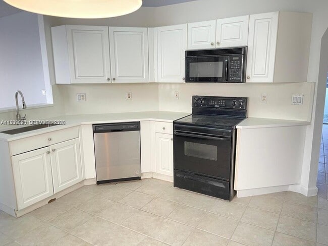 Building Photo - 8784 SW 213th Ln