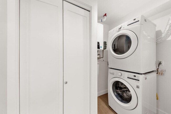 Building Photo - 30 Hermosa Ave