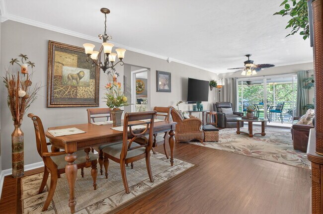 Building Photo - 6 Garden St