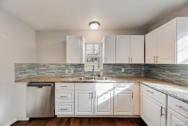 Building Photo - 500 E Main St