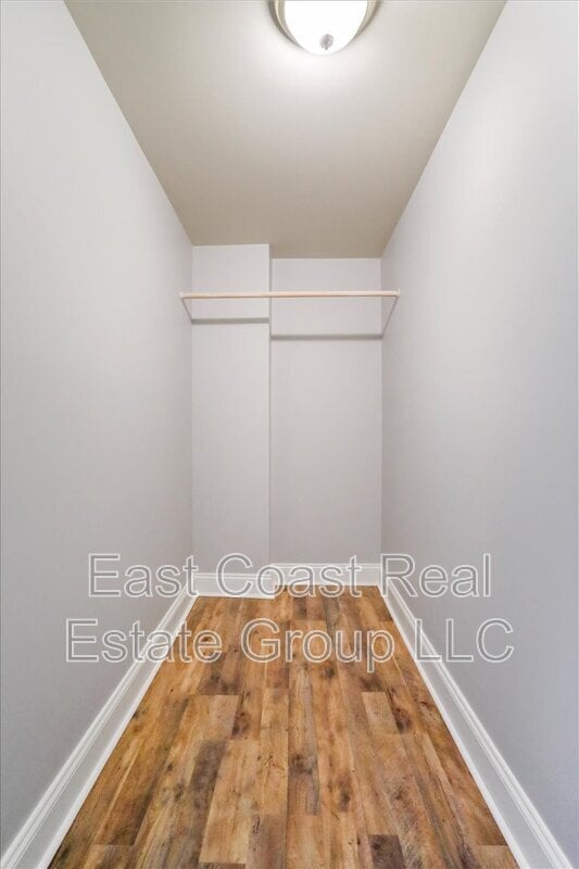 Building Photo - 20 East Ave