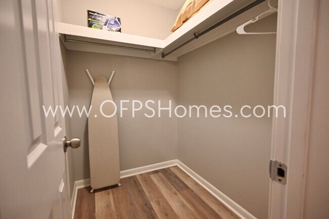 Building Photo - WaterFront, Furnished Unit in Niceville