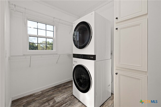 Building Photo - 2301 Wegner Rd