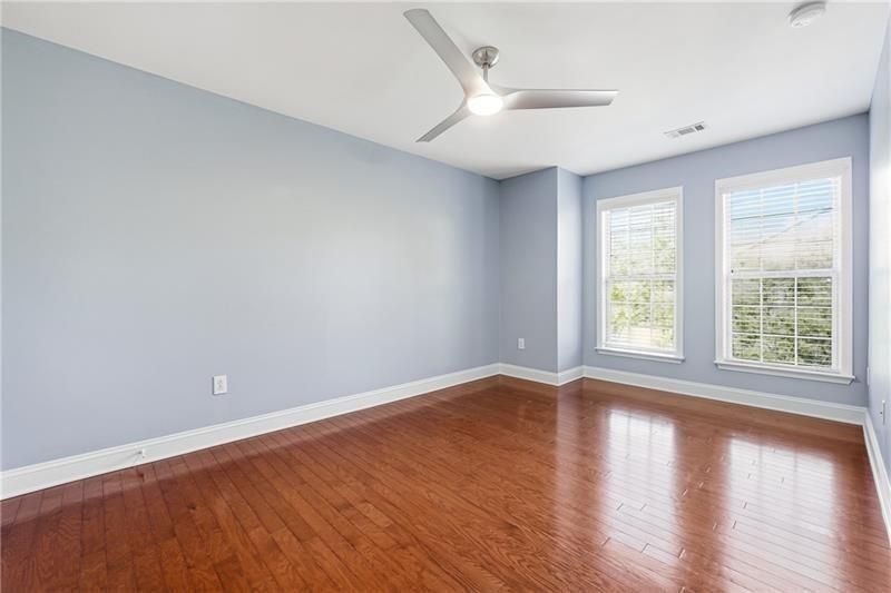 Building Photo - 3655 E Paces Walk