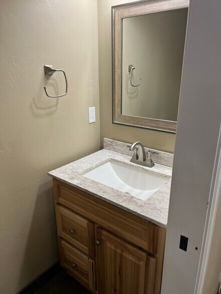 Building Photo - 5223 S 4700 W