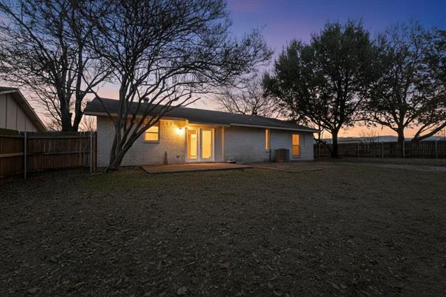 Building Photo - 5516 Laredo Ln