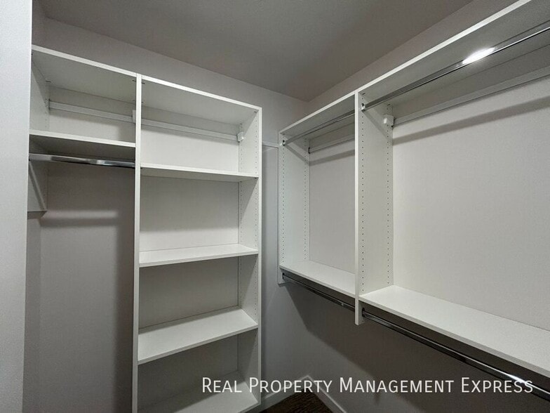 Building Photo - 2 Bedroom 1.5 Bathroom Home for Rent