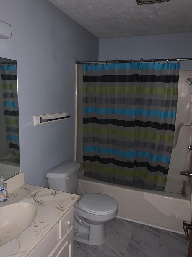 Building Photo - Hillside Apartments