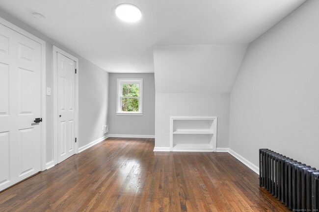 Building Photo - 17 Brookdale Ave
