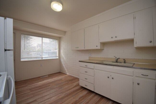 Building Photo - 4248 S 1350 E