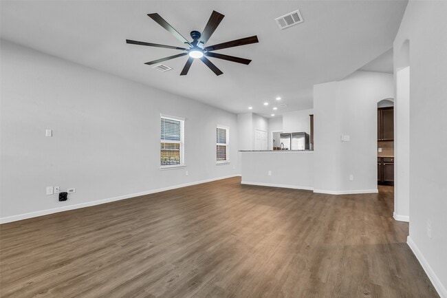 Building Photo - 935 Golden Willow Ln