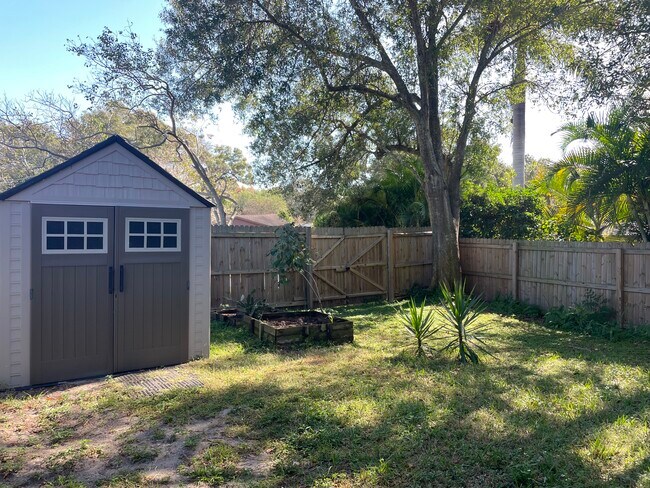 Building Photo - 2817 Dovewood St
