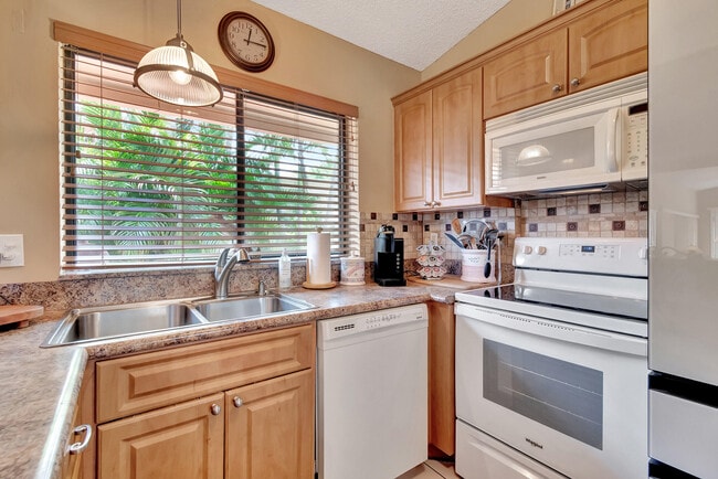 Building Photo - 5760 Piping Rock Dr