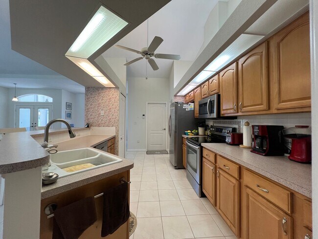 Building Photo - FURNISHED SHORT TERM RENTAL - 3 Bed / 2 Bath - Single Family Pool Home - $5,000/month ** Heated S...