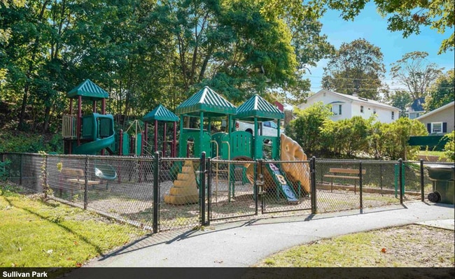 Building Photo - 545 Calef Rd