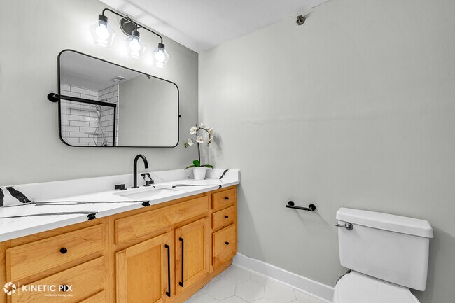 Building Photo - 1 S Leavitt St