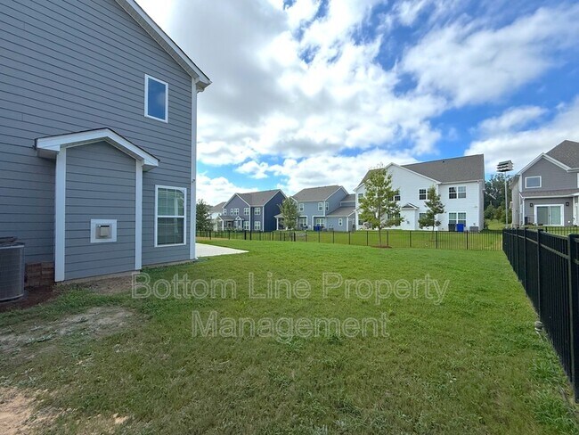 Building Photo - 14929 Baldridge Dr