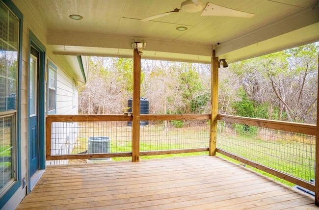 Building Photo - 111 Hillview Ln