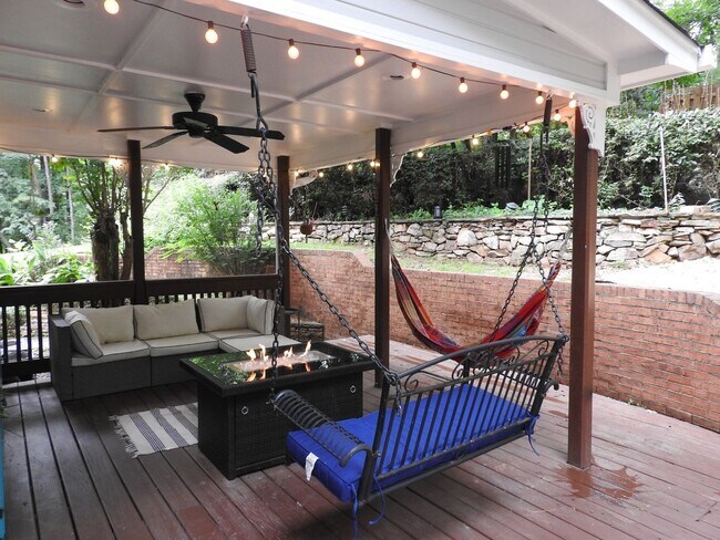 Building Photo - 804 Tulip Poplar Dr