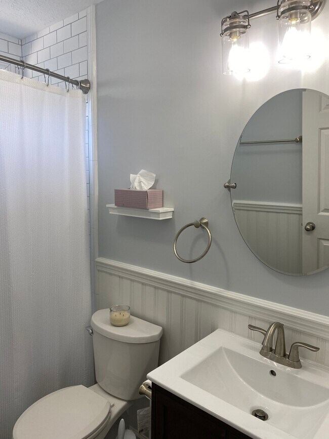 Guest bath - 709 Warmstone Ct