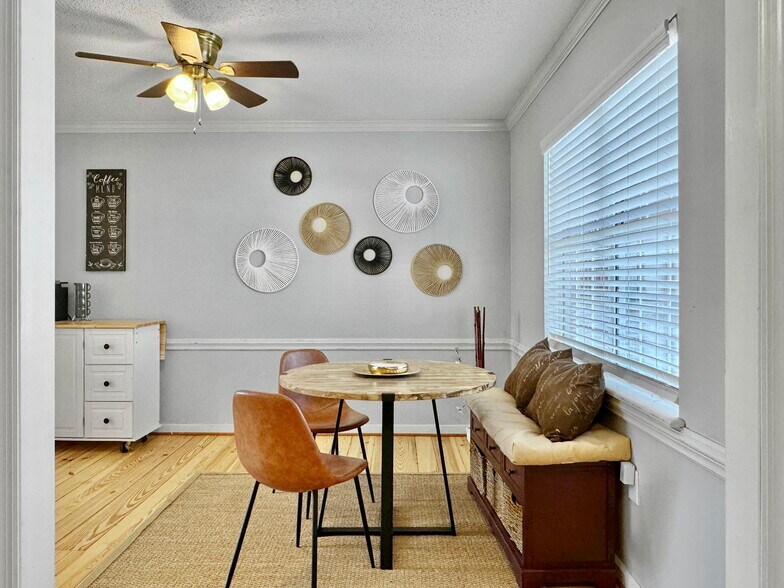 dining room - 7900 Elderberry Cir