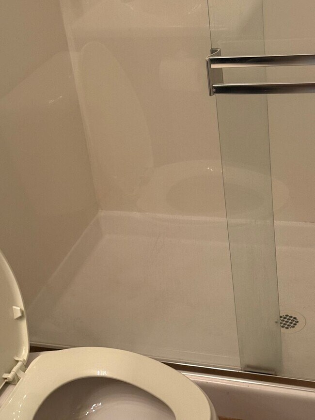 Building Photo - This is a great home located in Seville